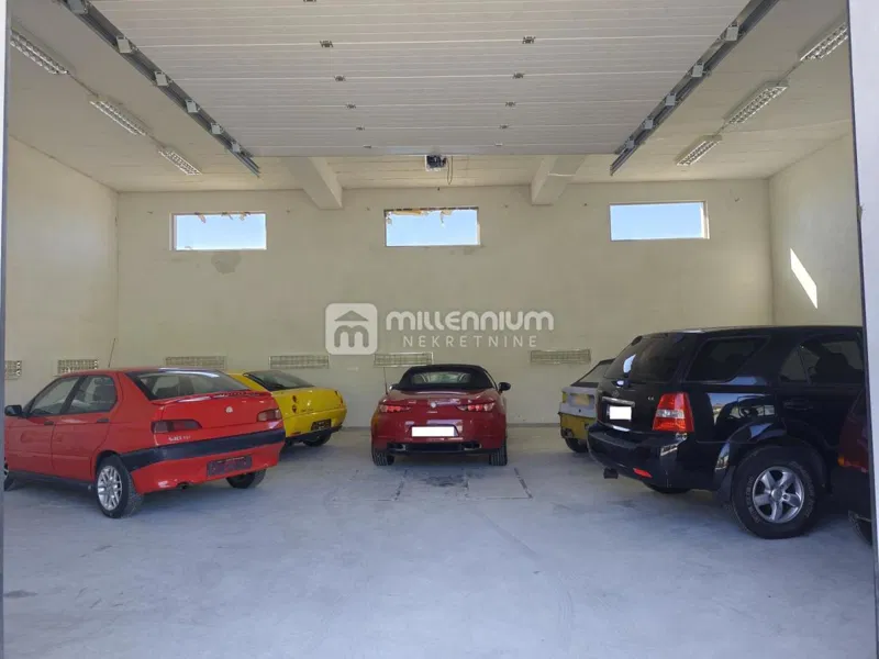 Business premise Vrh Martinšćice, Kostrena, 150m2