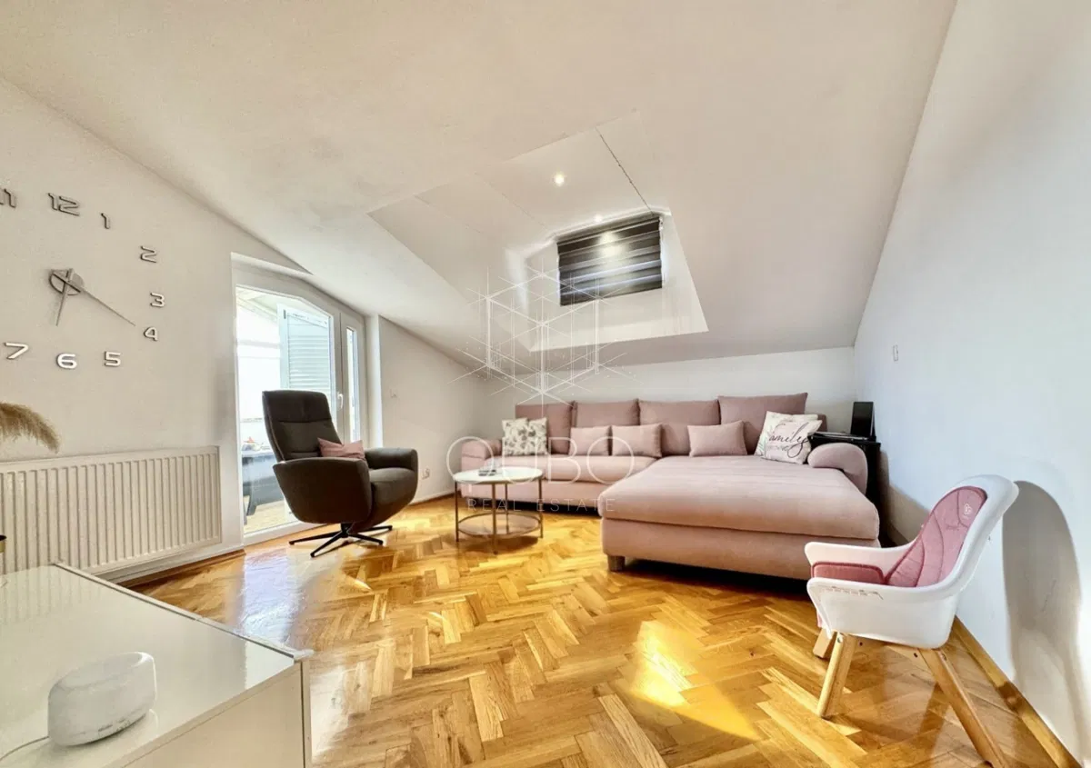 Rovinj – Geräumige Dachgeschosswohnung mit Terrasse und zusätzlichem Raum im Untergeschoss