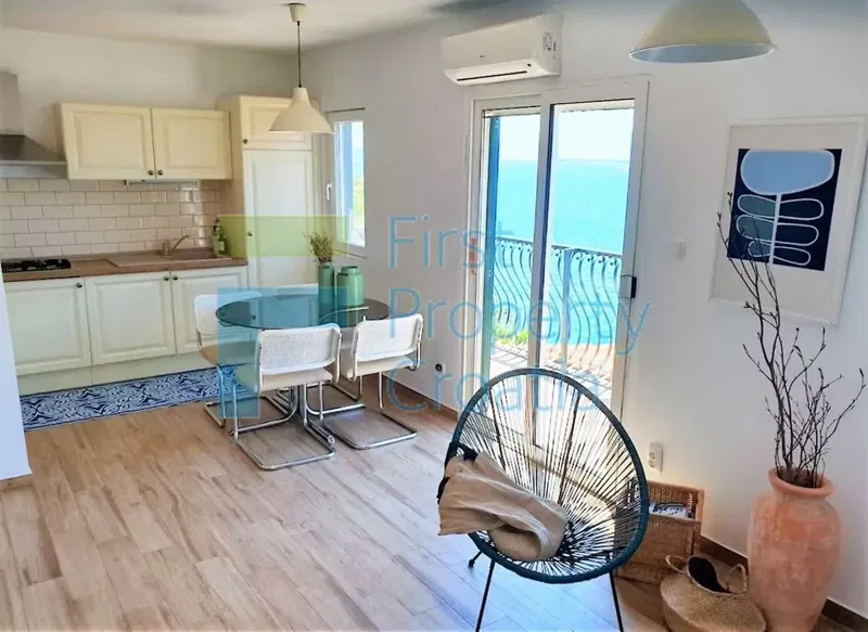 TG1642 - House in the first row in a quiet area near Trogir, for sale – 3