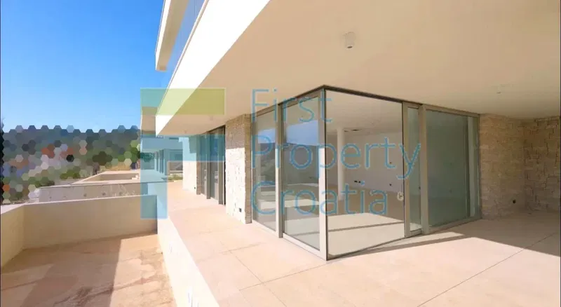 TG1712 - Luxury villas with sea views, near Trogir, for sale – 3