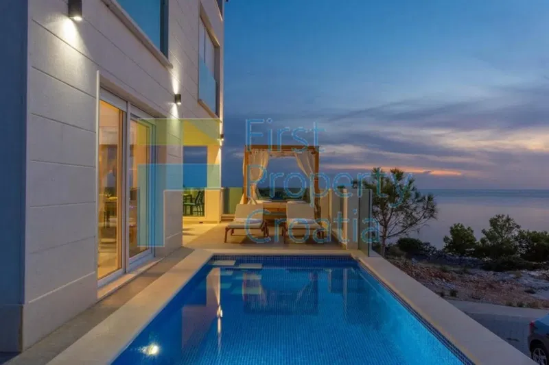 RG1276 - Villa only 50 meters from the sea, near Rogoznica, for sale – 3