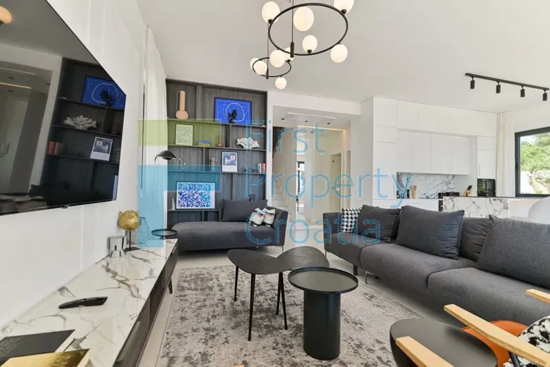 TG1671 - Urban villa in a quiet location near the sea, Čiovo, for sale – 3