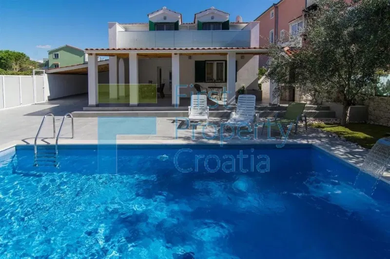 TG1589 - Villa nelle vicinanze del mare, zona Trogir, in vendita – 3
