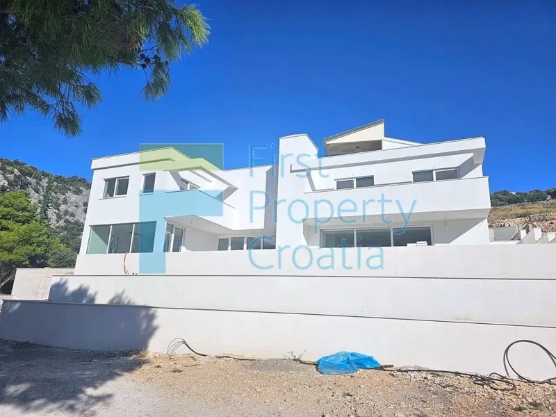 TG1619 - Villa al mare situata in una baia, vicino a Trogir, in vendit – 3