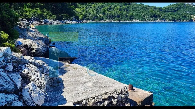 DU1674 – Seafront house with a direct path to the sea, Mljet, for sale – 2