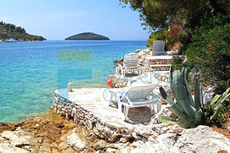 KO1696 - Piccolo hotel proprio sopra il mare, Korčula, in vendita – 2