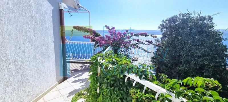 OM1681 - House just 50m from the sea, vicinity of Omiš, for sale – 3