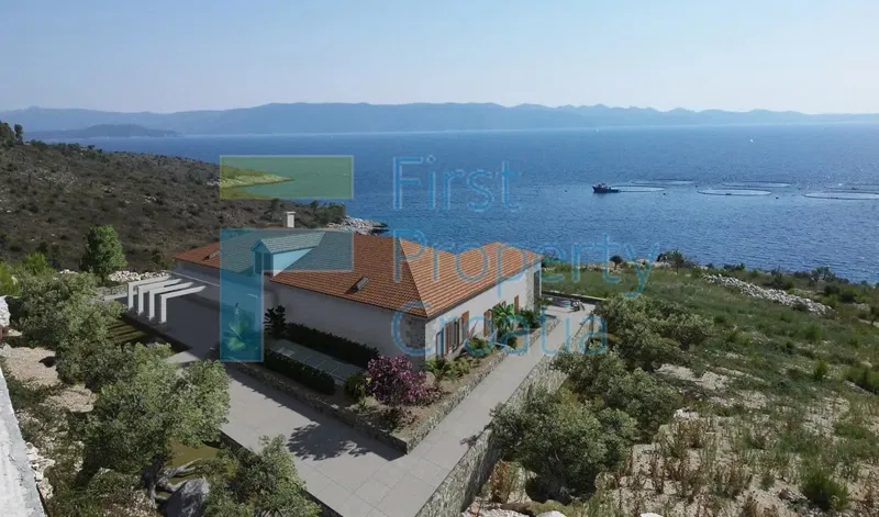 BR1489 - Two villas placed on large parcels in a bay, Brač, for sale – 2