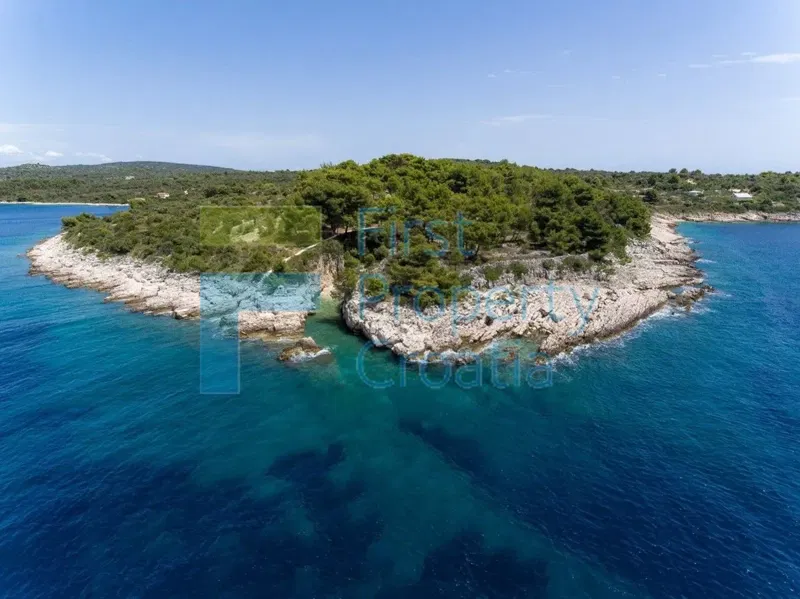 TG1637 - Unique house by the sea, near Trogir, for sale – 2