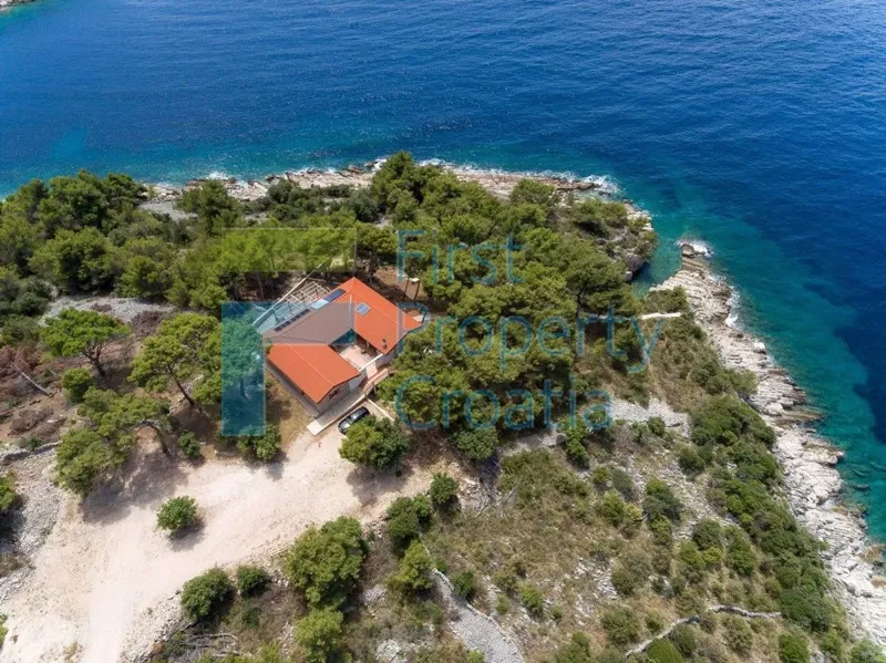 TG1637 - Unique house by the sea, near Trogir, for sale – 3