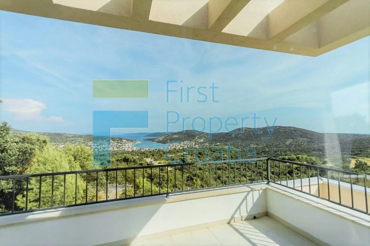 TG1640 - Panorámás villák, Trogir környéke, eladó