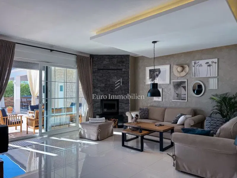Luxury villa with pool and sea view near Labin – 3