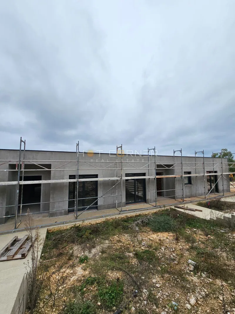 Investicijska prilika: dvije kuće u gabaritima s bazenima blizu Rovinja – 2