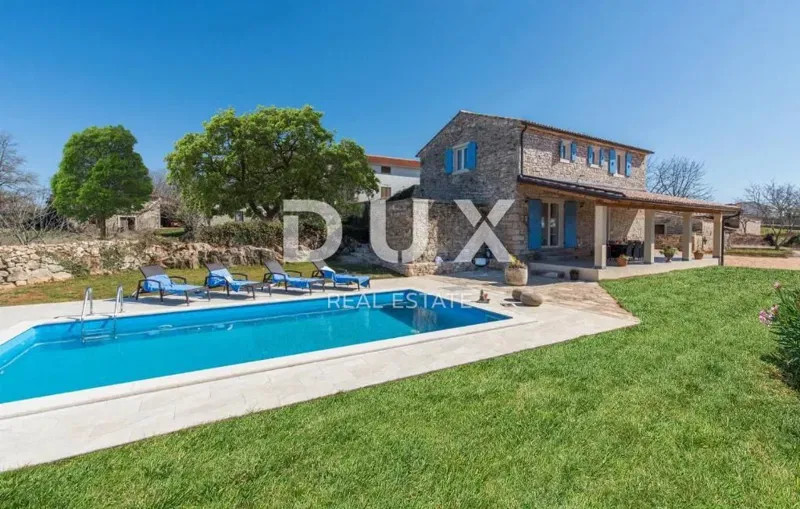 ISTRIA, SVETI LOVREČ – Una villa in pietra autoctona con piscina e 5000 m² di proprietà privata – 2