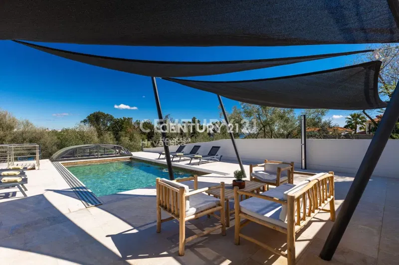 LABIN, VILLA CON PISCINA E 4 CAMERE DA LETTO, 500 M DAL MARE – 2
