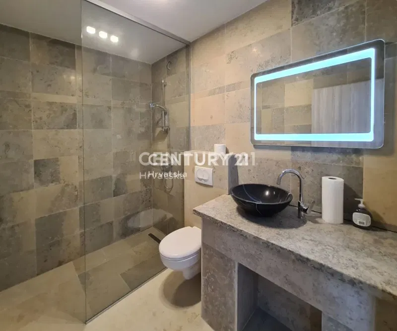 LABIN, VILLA CON PISCINA E 4 CAMERE DA LETTO, 500 M DAL MARE – 3