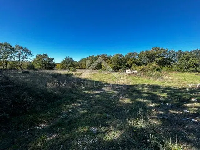 Land Radovin, Ražanac, 658m2 – 2