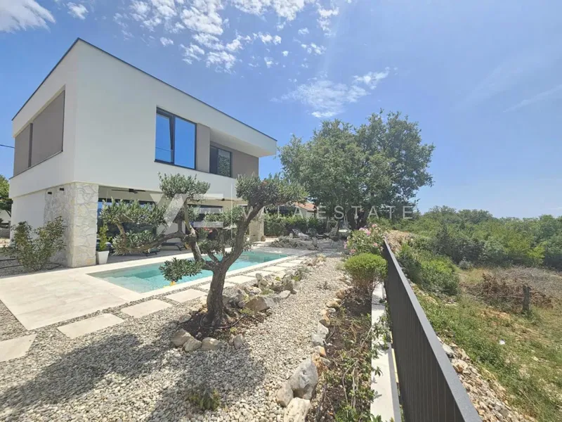 VILLA MODERNA INDIPENDENTE CON PISCINA IN POSIZIONE TRANQUILLA – 3