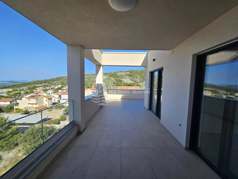 Penthouse apartman u Primoštenu/Dolacu s pogledom na more – 2