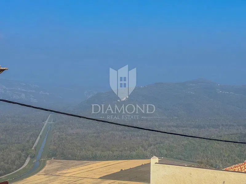 Motovun, a house in the center with a lot of potential for investment! – 3