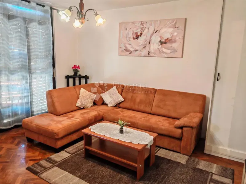 Flat Centar, Pula, 70m2 – 2