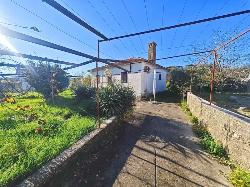 Soline Bay, detached stone house for renovation! – 3