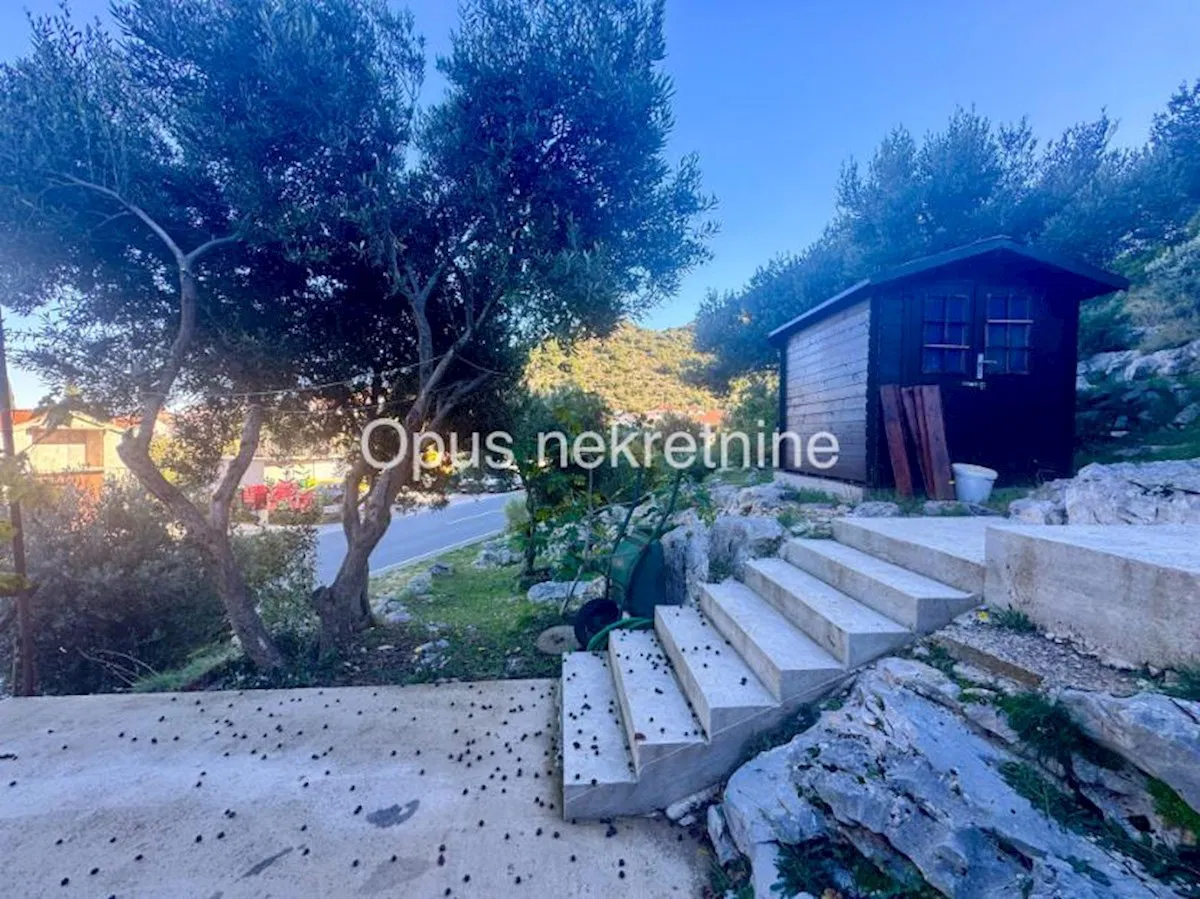 TRPANJ, PELJESAC - kamena kuca s okucnicom (Video)