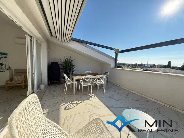 Duplex apartment in a great location in Novigrad – 2