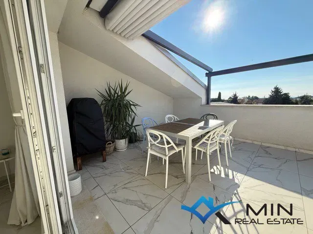 Duplex apartment in a great location in Novigrad – 3