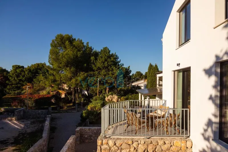 Krk Island, Punat, modern villa with three apartments and three swimming pools, 90m from the sea, for sale – 3