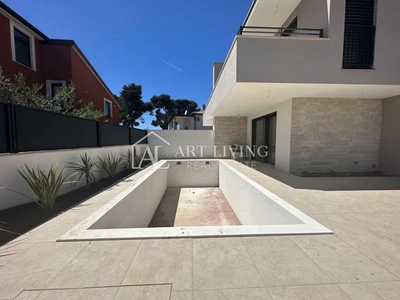 UMAG - MODERNES DOPPELHAUS MIT POOL – NEUBAU NUR 300 M VOM MEER ENTFERNT – 2