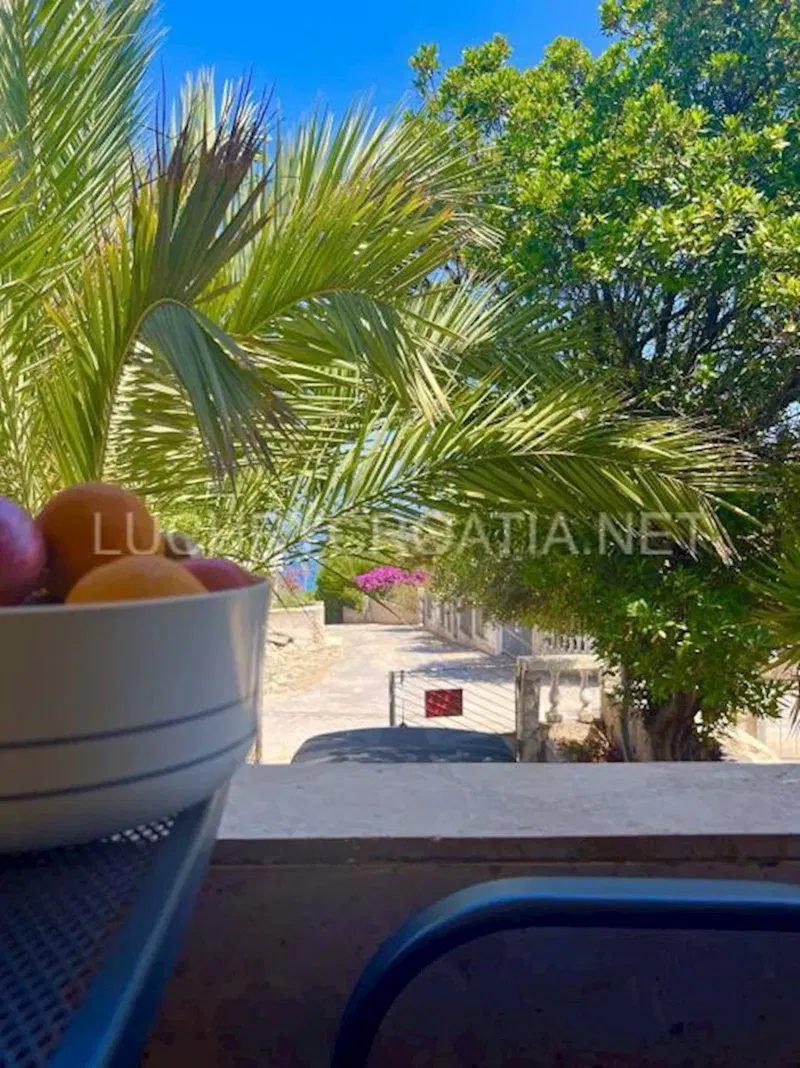 Casa sulla spiaggia sull'isola di Šolta in vendita – 3
