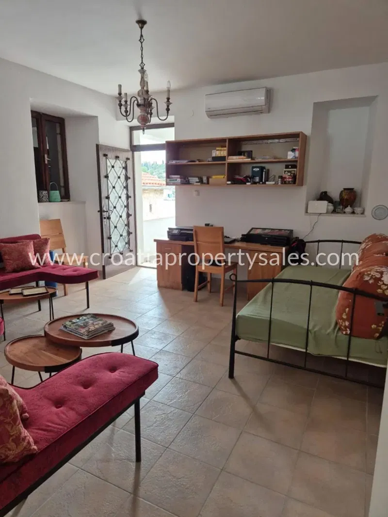 Brac, house for sale, 950.000 € – 3