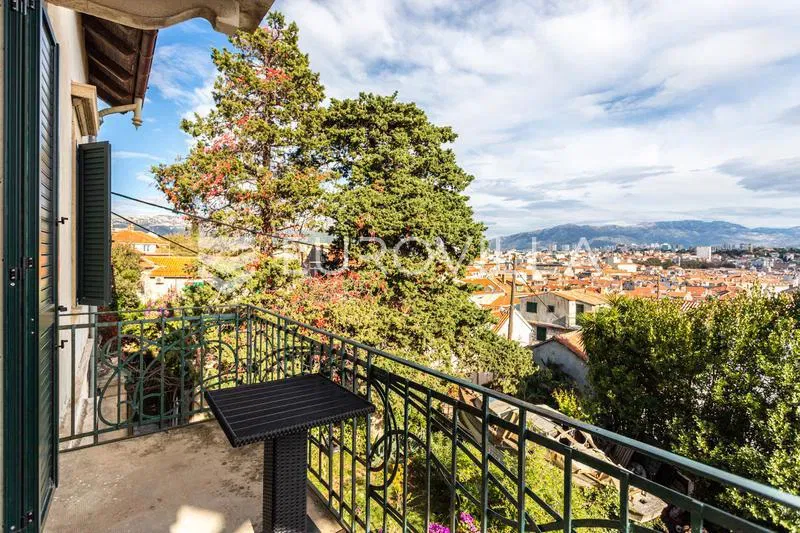 Split, Varoš, exclusive apartment with a view – 3