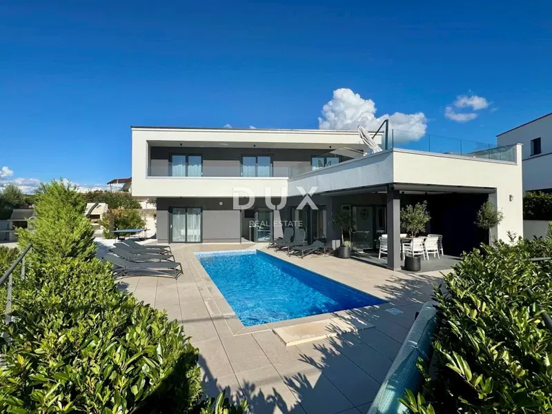 Krk, Malinska, családi villa, 180 m2, tengerre néző – 2