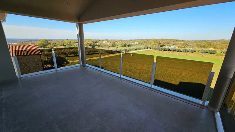 Casa bifamiliare in posizione tranquilla con splendida vista mare e piscina – 2