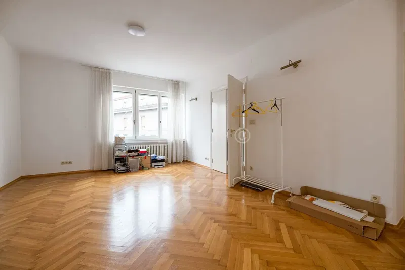 For Rent, Zagreb, Donji grad, apartment 175 m², on the 2nd floor. – 3