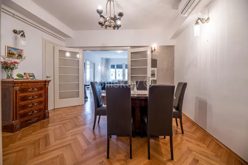 For Rent, Zagreb, Donji grad, apartment 175 m², on the 2nd floor. – 2