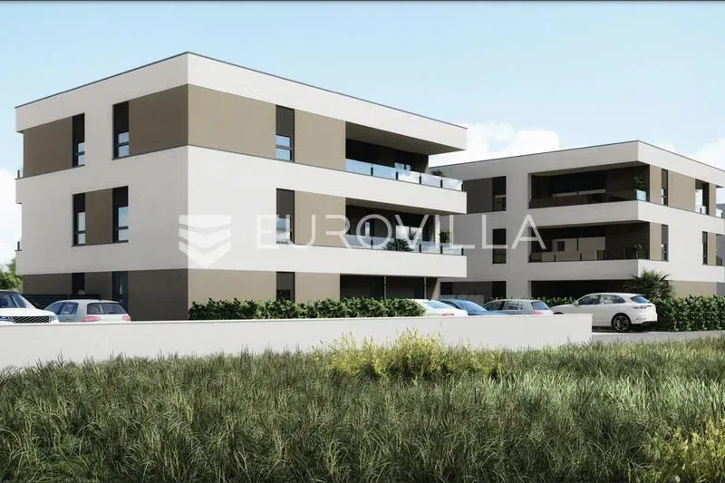 Pula, Valdebek - spacious ground floor apartment with garden – 2