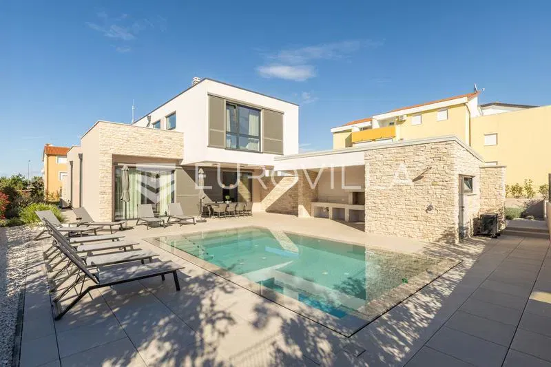 Casa Finida – 2