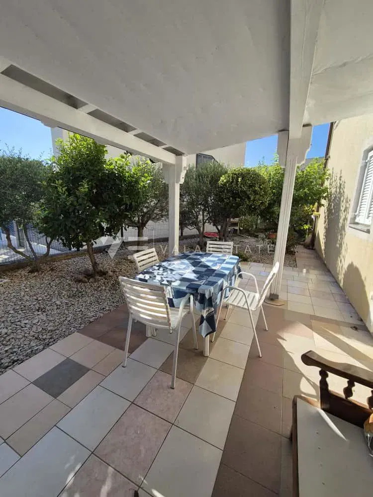 GROUND FLOOR APARTMENT WITH GARDEN IN A GREAT LOCATION – 3