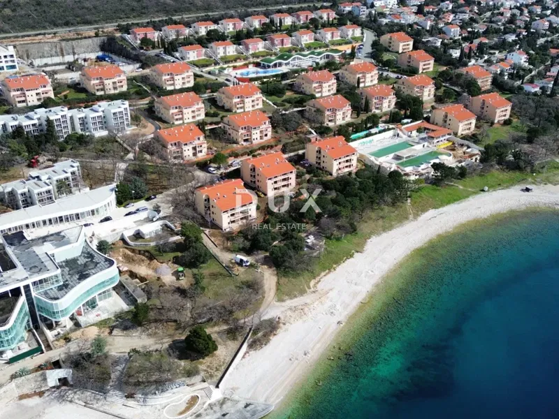 NOVI VINODOLSKI – 48m² apartment in an exclusive resort, first row to the sea with a private beach – 3