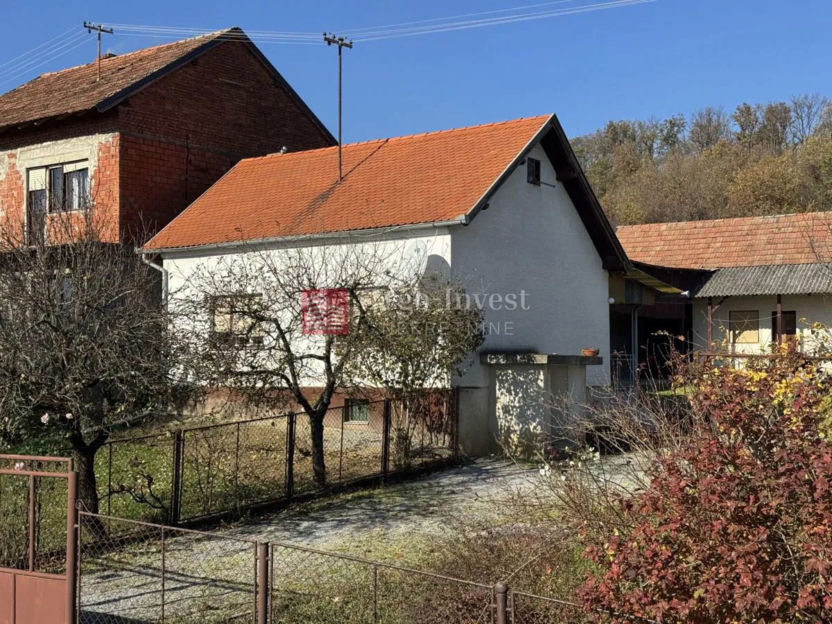 RADOVANJE prizemnica 85 m² na velikoj okućnici 2543 m²