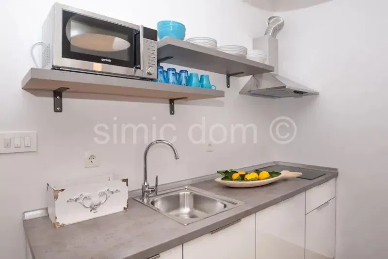 Furnished and decorated two-bedroom apartment, Brac – 2