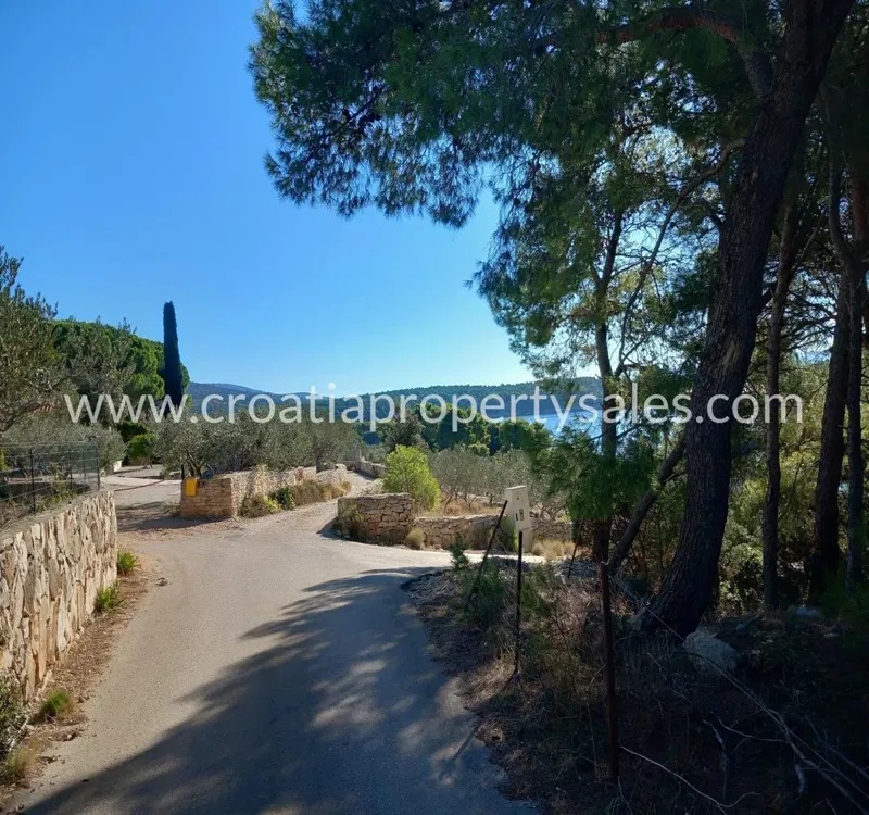 Brac, building land for sale, 140.000 € – 2