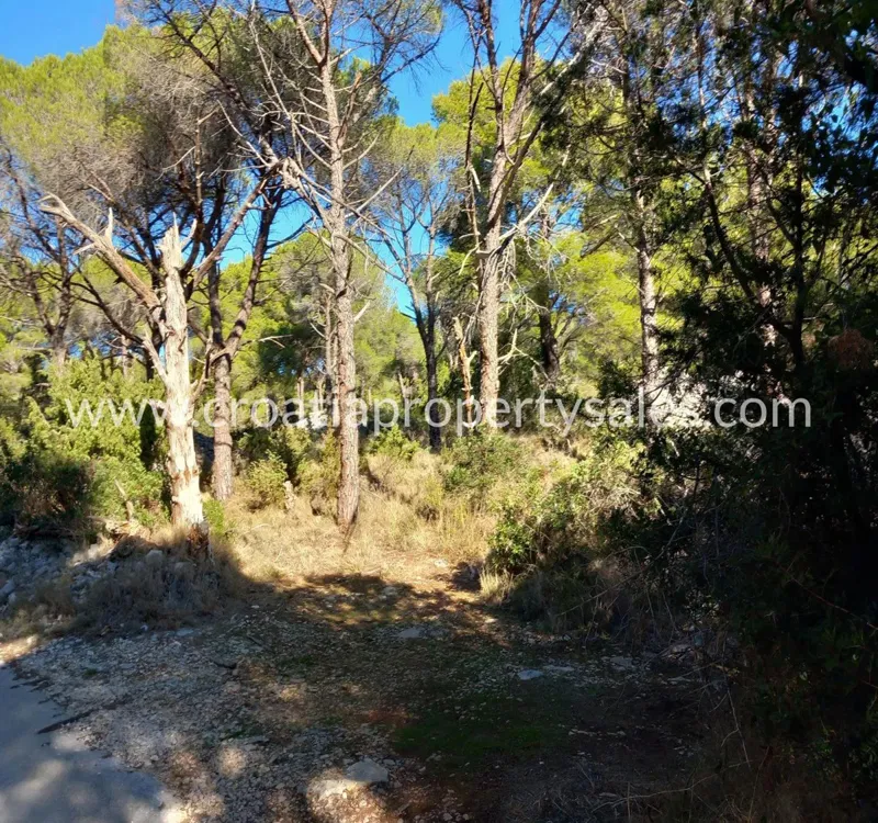 Brac, building land for sale, 140.000 € – 3