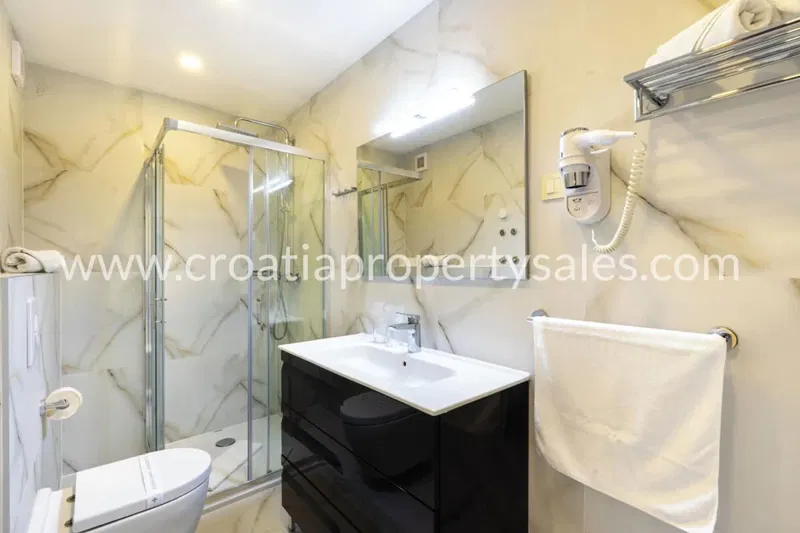 Makarska, apartment for sale, 950.000 € – 3