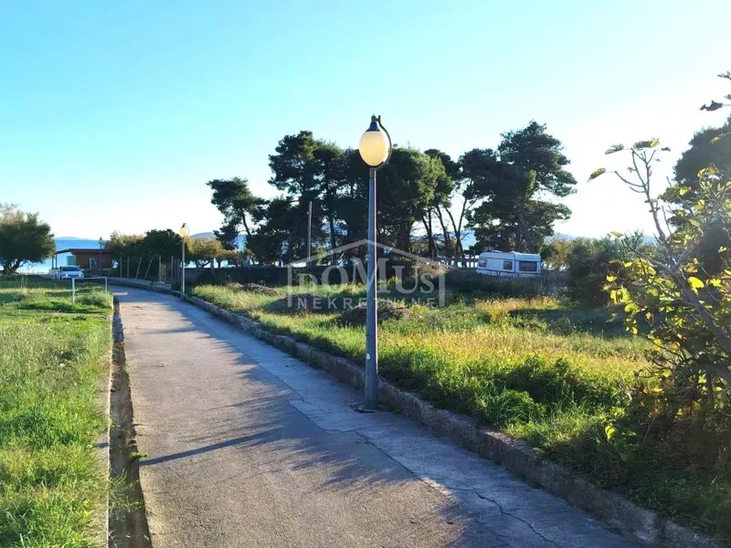 Land Vodice, 635m2 R2 zone, 50m from the beach – 2