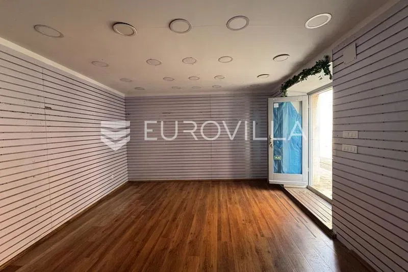 Istria, Rovinj, office space for rent 20m2 near main square – 2