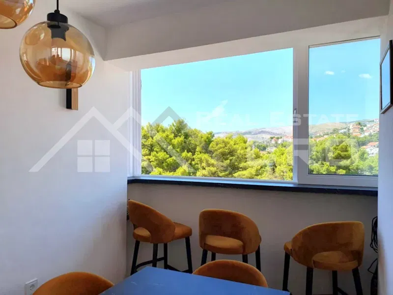 Ingatlanok Čiovo - Berendezett apartman kiváló helyen, közel a tengerhez és a strandokhoz, eladó – 2